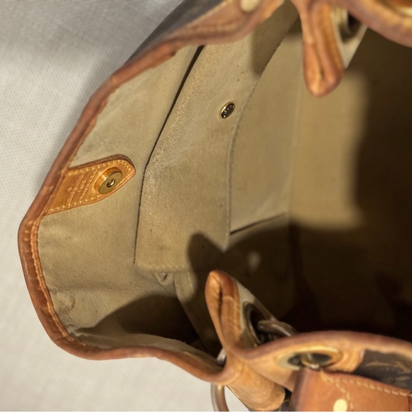 Authentic Louis Vuitton Galleria PM Pre-Loved - Picture 6 of 13